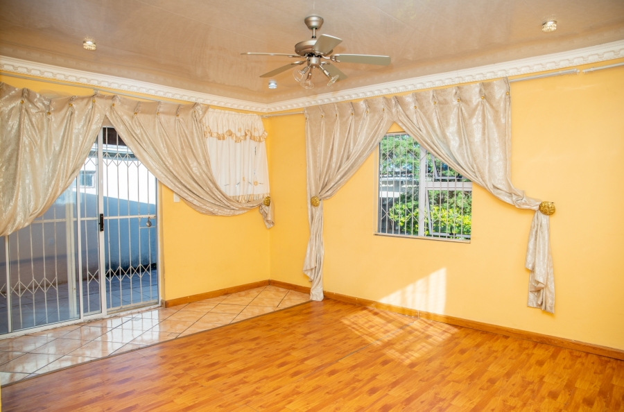 3 Bedroom Property for Sale in Sunnyridge Eastern Cape